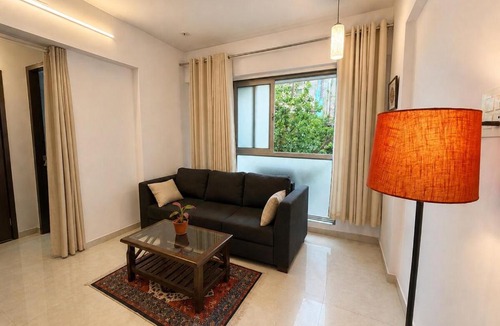 Versova Apartment | Warm Modern 1BHK Flat New Tower Yari Road Beach