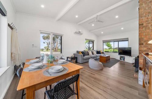 Willunga South Villa | Willunga House - Fireplace Vineyard Views