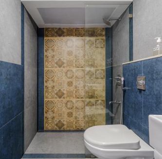 Khar House | Zen B - Stylish Private Room in Shared 3BHK