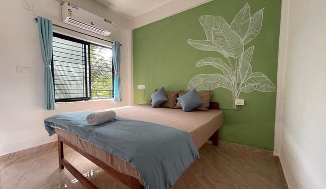 12 Monks - Backpacker Resort
