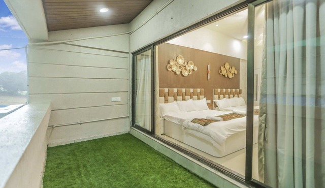 3BHK w/Pool - Harmony Palace by Universe Villas