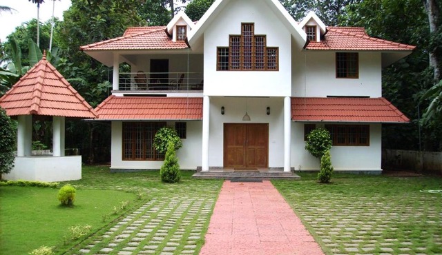 4 Bedroom House at Kottayam Town Ac 812'983'5682 Germa'n villa