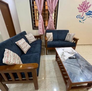 8 Bed Cool 3 bedroom kitchen WTC DLF OMR Apollo Proton OTT Wi-Fi