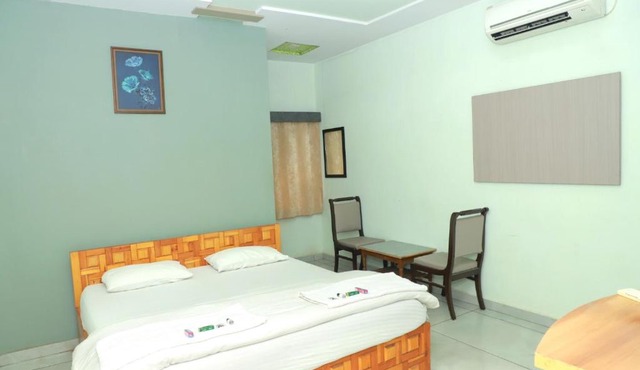 Aadarsh Guest house
