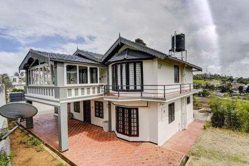 Alaya Stays 3BHK Villa with Balcony and Verandah Escape, Kotagiri