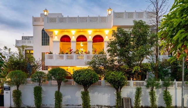 Alaya Stays Bassi House 4-BHK Villa with Sit Out Area, Lounge and Garden Area
