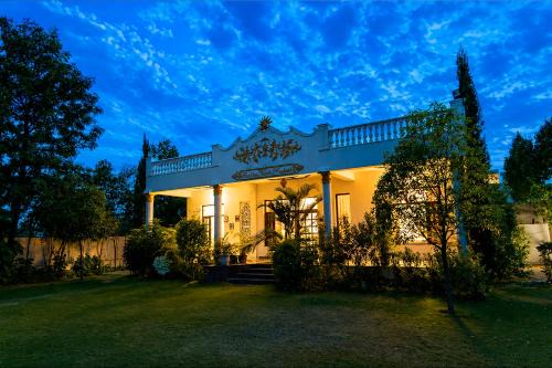 Alaya stays Haven Villa 3-BHK Villa With Swimming Pool And Garden Area in Mohāna