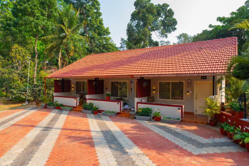 Alaya Stays Twisted Tree Suite 1-Room With Sit Out & Shared Pool in Virajpet