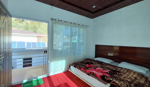 Amar Resort Chopta Tungnath in Pokhri