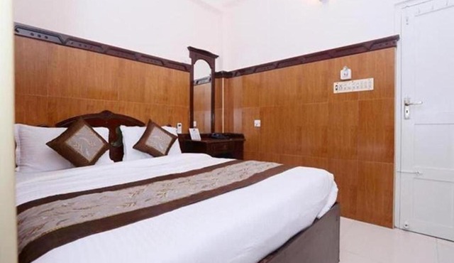 Ascot Hotel