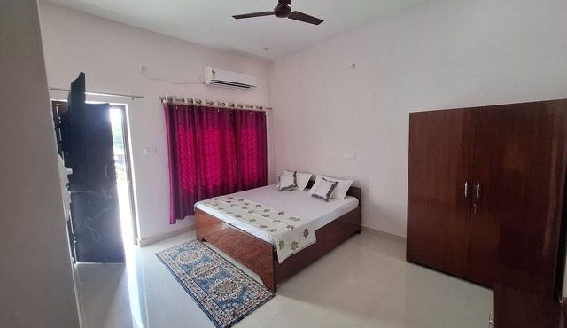 ATHASHRI Your Quiet Escape in Kashi — Intimate, Stylish & Steps from the Action. in Varanasi