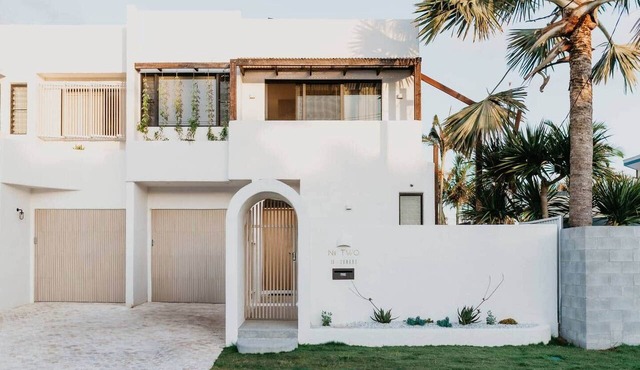 Beach side Villa, with a heated pool! in Marcoola