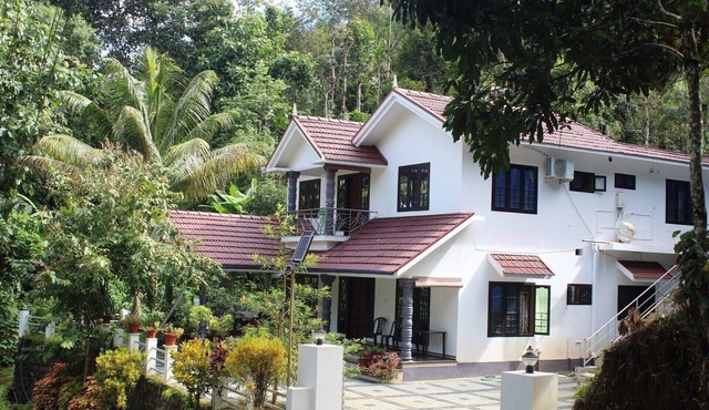 Beautiful Homestay near Munnar with four attached bathrooms