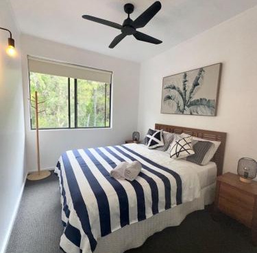Bright and spacious 2-Bed beach resort apartment in Rainbow Beach