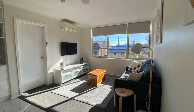 Bright & Comfortable 1BR Unit in Trendy Brunswick! in Brunswick