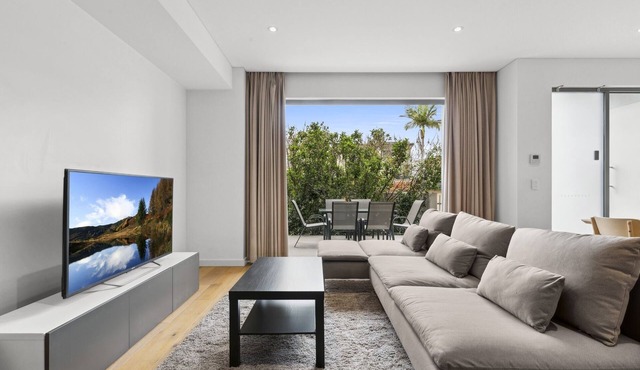 Bright & Modern 3-Bed Townhouse in Rosebery in Rosebery