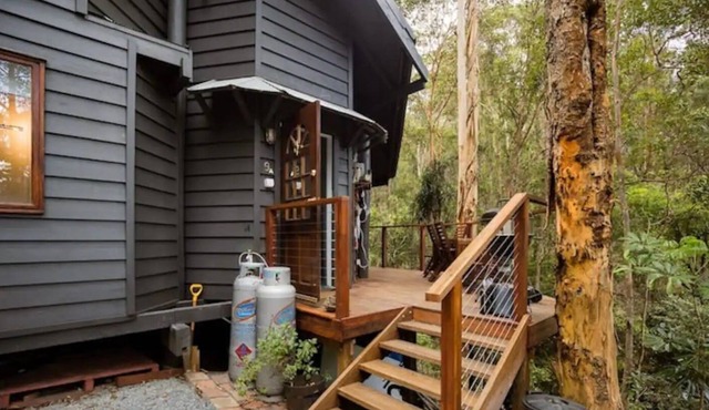 Charming Suite: 1-Bedroom Nature Getaway, with private hiking trails in Willow Vale