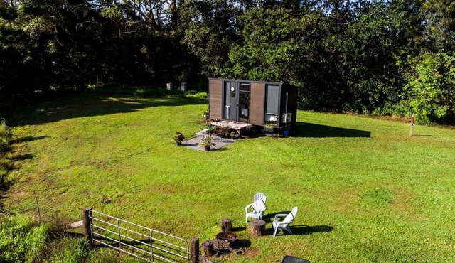 Charming Tiny House with Stunning Landscapes and Abundant Wildlife in Queensland, Australia in Maleny