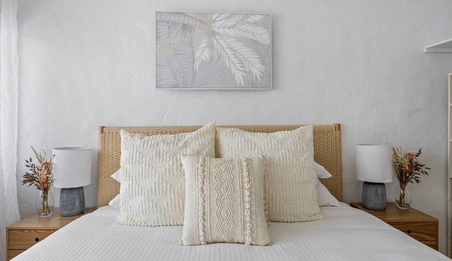 Chic 2-Bed Cabin-Style Home by Mooloolaba Beach in Mooloolaba
