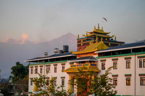 Chokling ArtHouse - The Treasure of Himalayas in Bīr