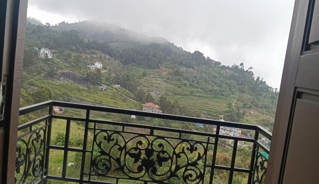 close2heaven 3 BHK with a paid full option kitchen in Kodaikānāl