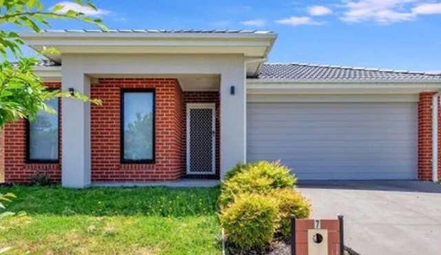 Comfortable and tranquil space for holiday stay-over. Private Room with Ensuite! in Beveridge