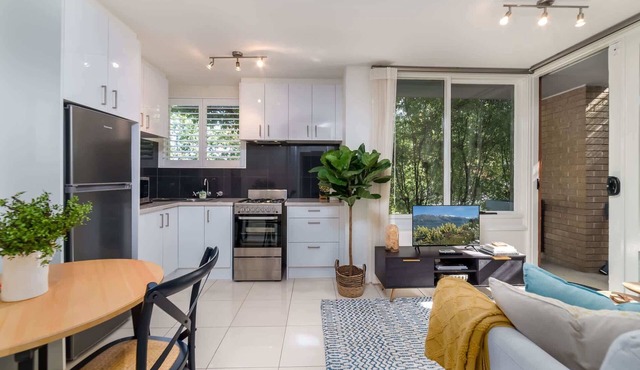 Cosy and Convenient Leafy Apartment in Watson