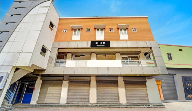 DeluxeG K Building