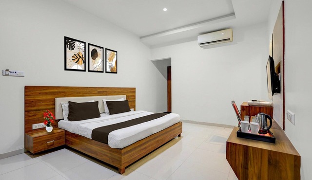 DeluxeHotel Jay Shankar