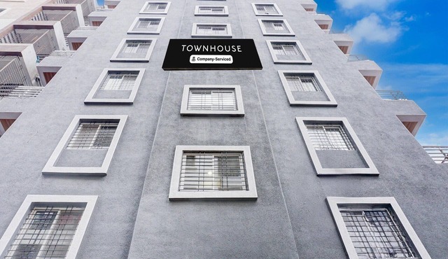 DeluxeSuper Townhouse Hinjewadi Corporate Stays