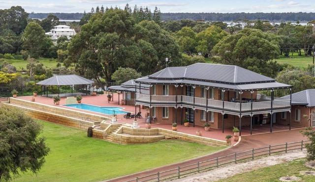 DeVinceant The Grand Manor by Wonnerup Beach in Wonnerup