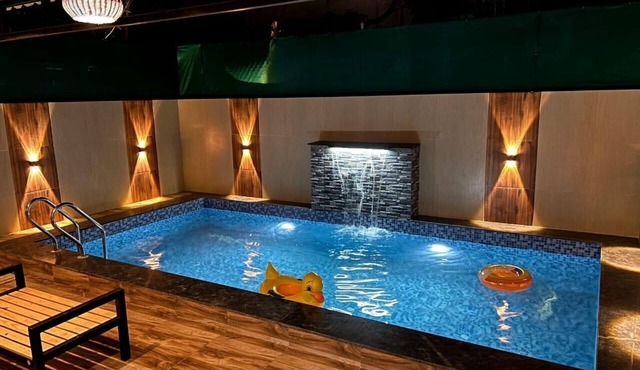 DreamsKape Villa by CozyCub Stays in LONAVALA - 4BHK WITH POOL & JACUZZI !
