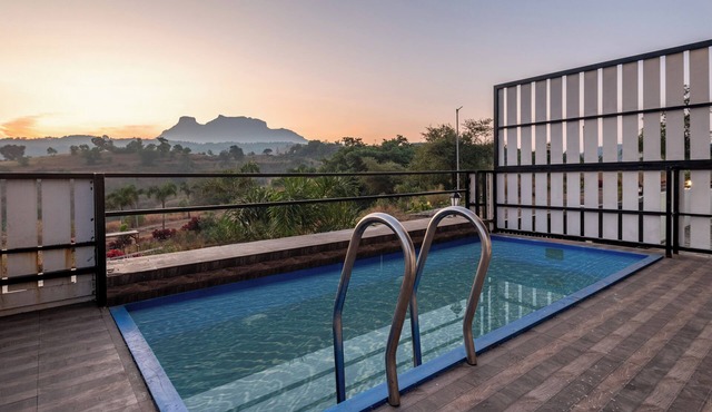 ELIVAAS White House 7BHK Villa