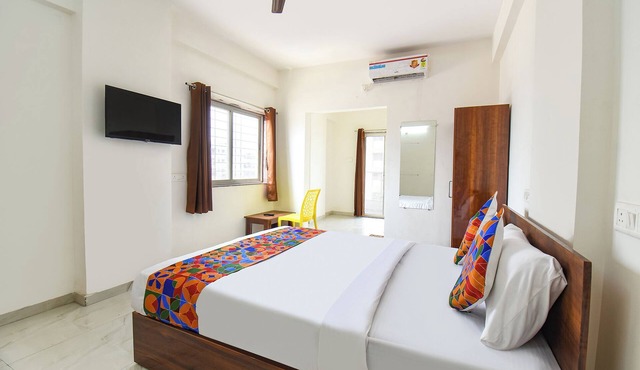 Fabhotel Destiny Living