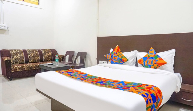 FabHotel Om Sai I