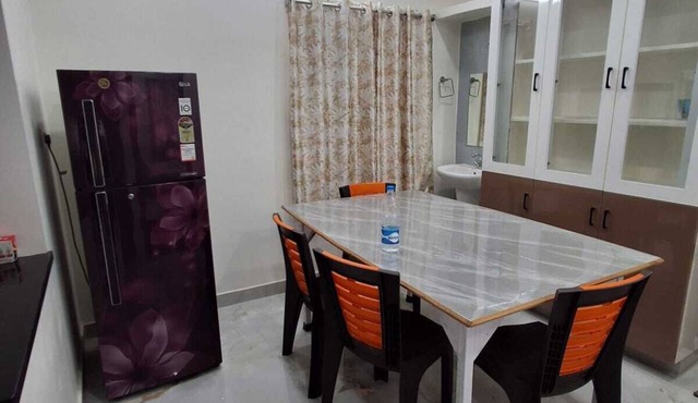Family Friendly 2-bedroom apartment close to Bus, Food and Stores in Secunderabad