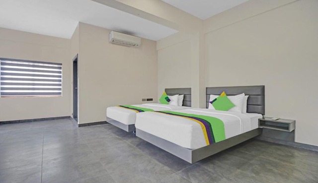 Grand Vistara Airport Suites with Complimentary One way Airport Transit at 500 metres from Cochin Airport