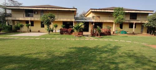 Hillview 4BHK Pool Villa Near Imagica