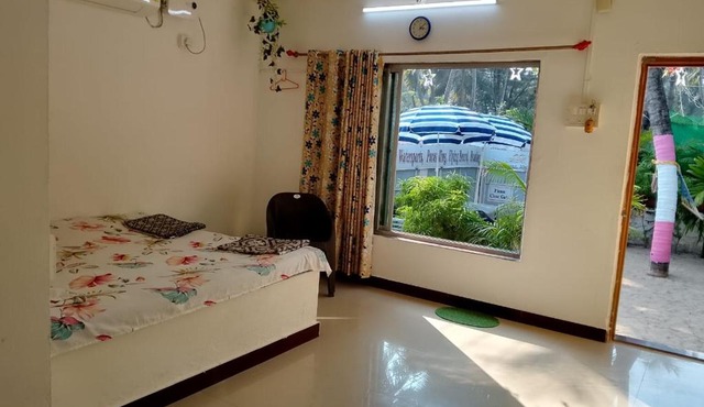 Holiday Homestay Beach Rooms Deep Diving & Light House & Watersports Tarkarli