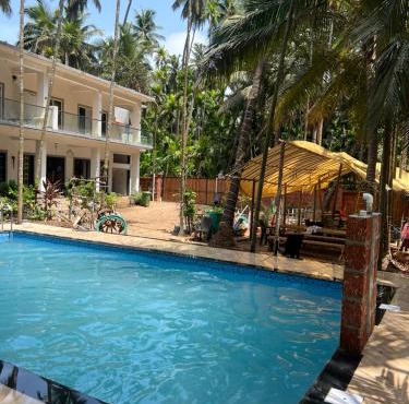 Holiday sands resort - stay by the beach
