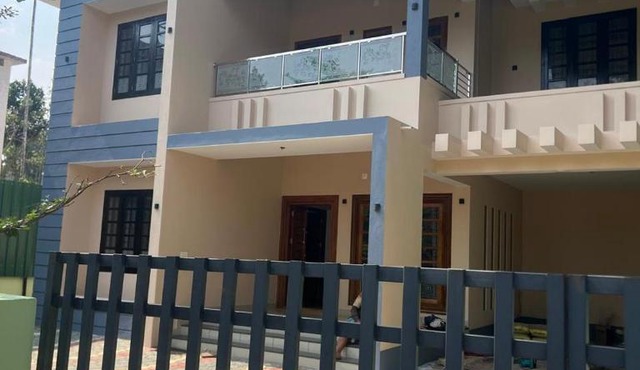HOLLYWOOD Villa in Sultan Bathery