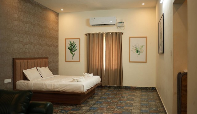 Hong Sau Resorts Thavarkere
