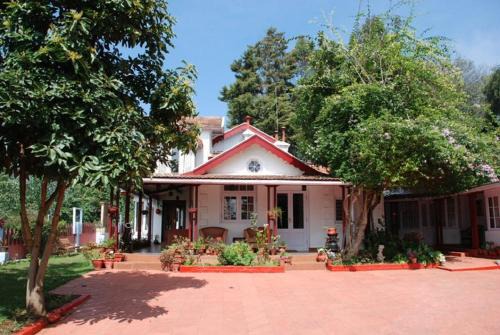 Hospitality Expert Royston BBQ Bonfire Chef in Coonoor