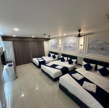 Hotel Crown in Dwarka