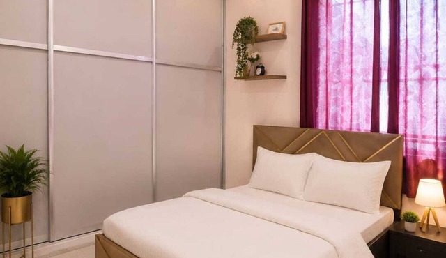 Hotel Deluxe And Family Resturant in Lachhmangarh