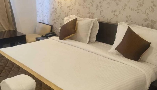 Hotel Grand Regency in Aluva