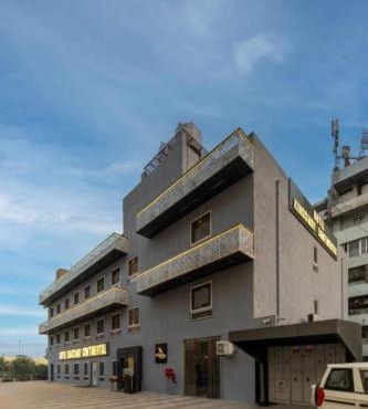 Hotel Kingsway Continental , Raipur in Raipur