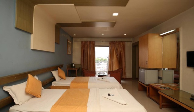 Hotel Kohinoor Square