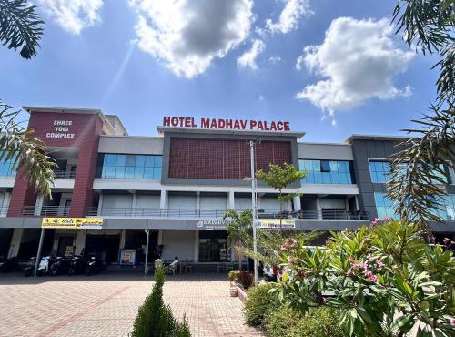 Hotel Madhav Palace