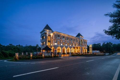 HOTEL MARIAPARK KALLooRKKAD